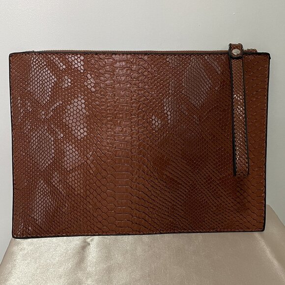 NWOT Brown Clutch PU Leather Snakeskin with Card Holder - Picture 2 of 4